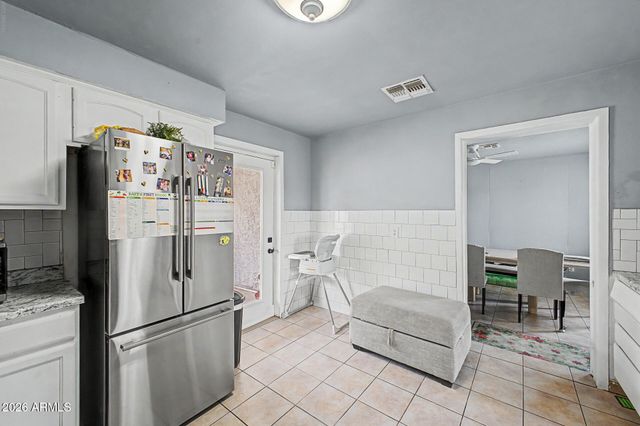 2925 W TURNEY Avenue, Phoenix, AZ 85017
