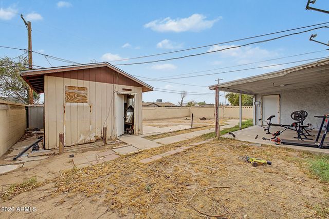 2925 W TURNEY Avenue, Phoenix, AZ 85017