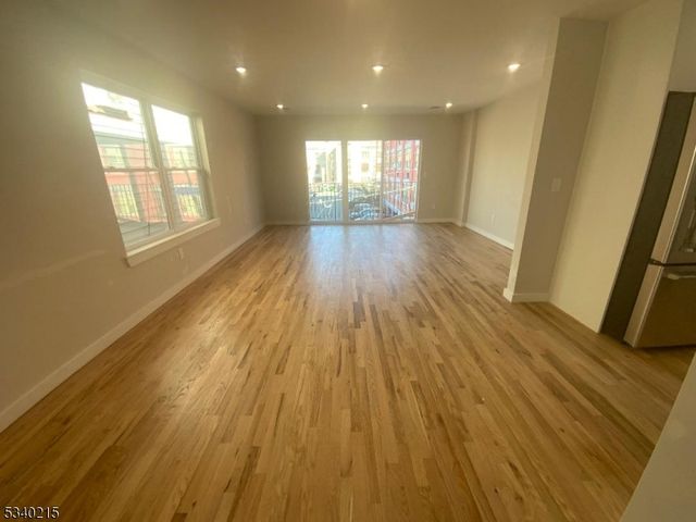 300 Ellison St, Paterson City, NJ 07501