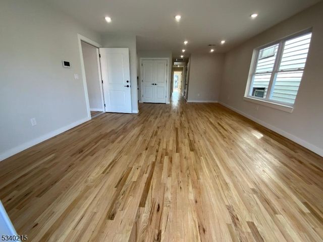 300 Ellison St, Paterson City, NJ 07501