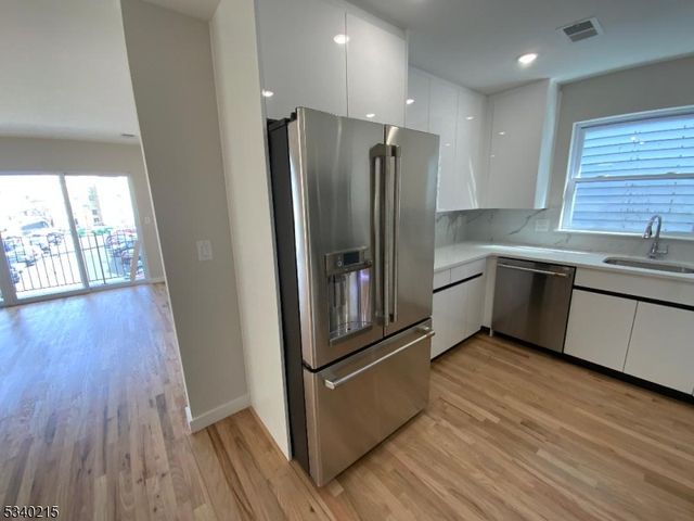 300 Ellison St, Paterson City, NJ 07501