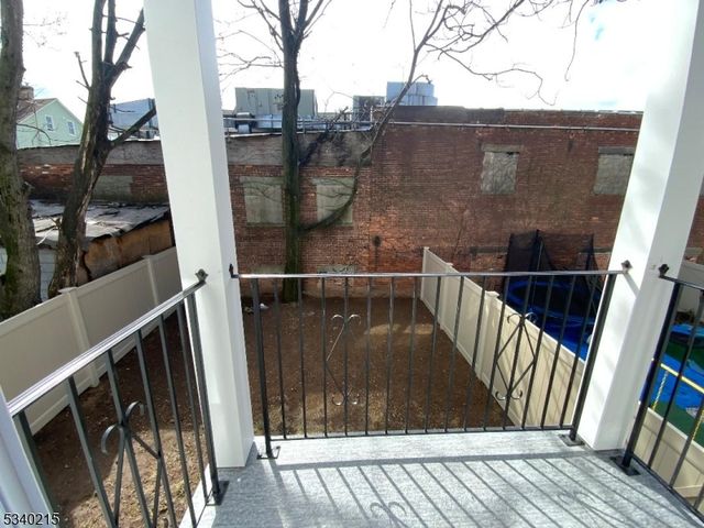 300 Ellison St, Paterson City, NJ 07501