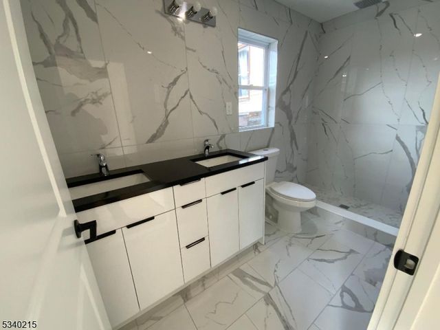 300 Ellison St, Paterson City, NJ 07501