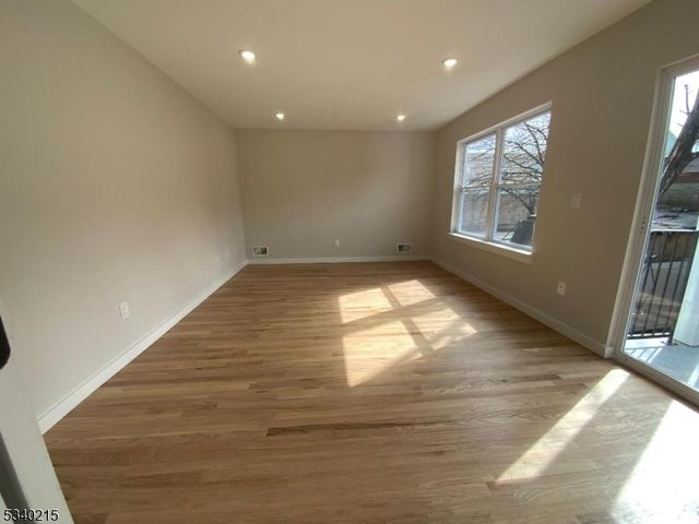 300 Ellison St, Paterson City, NJ 07501