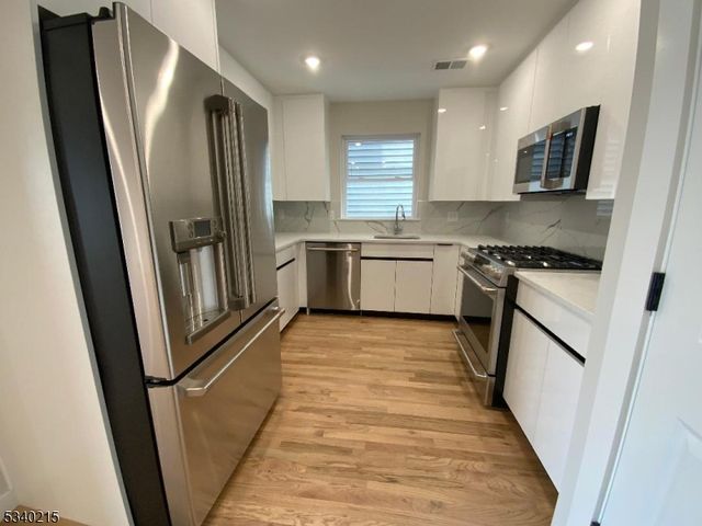 300 Ellison St, Paterson City, NJ 07501