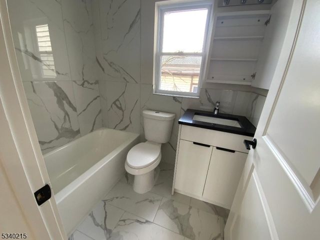 300 Ellison St, Paterson City, NJ 07501