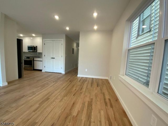 300 Ellison St, Paterson City, NJ 07501