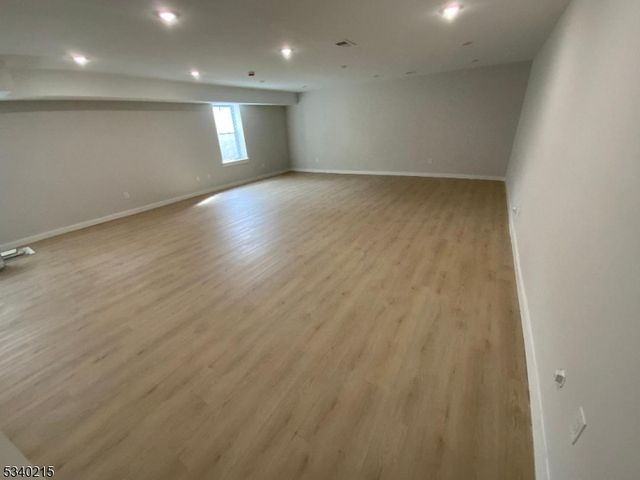 300 Ellison St, Paterson City, NJ 07501