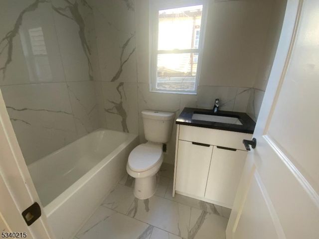 300 Ellison St, Paterson City, NJ 07501