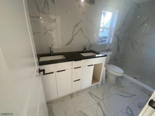 300 Ellison St, Paterson City, NJ 07501