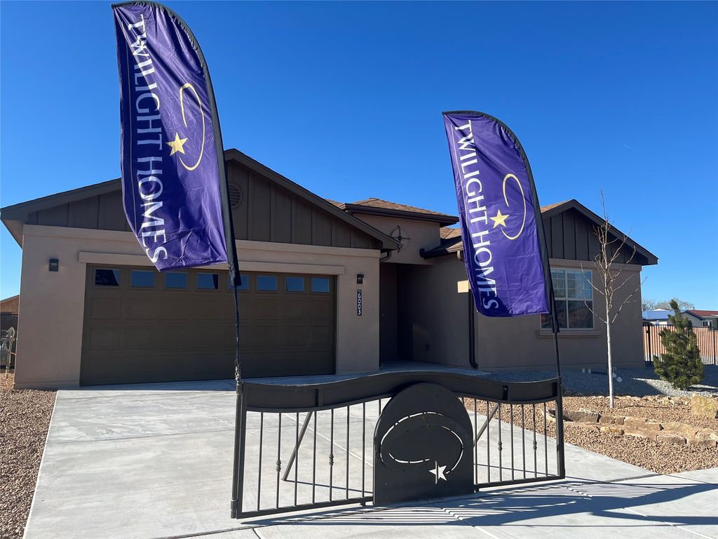 6048 Geo Park Lane, Santa Fe, NM 87507