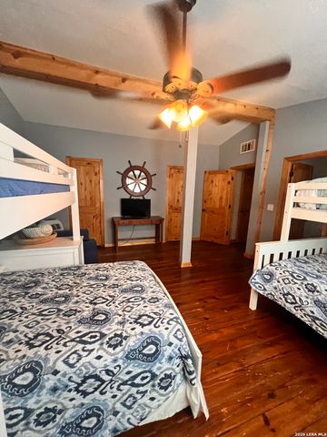 1705 Blueridge Dr, Canyon Lake, TX 78133