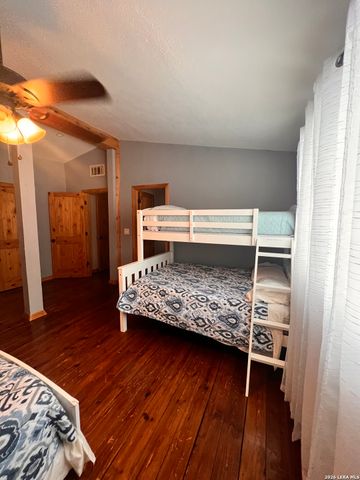 1705 Blueridge Dr, Canyon Lake, TX 78133