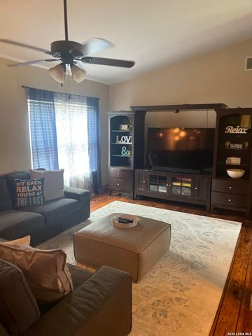 1705 Blueridge Dr, Canyon Lake, TX 78133