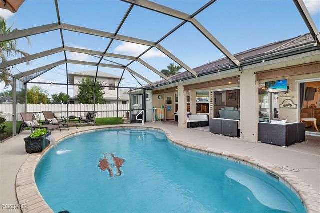 412 SE 13th AVE, Cape Coral, FL 33990