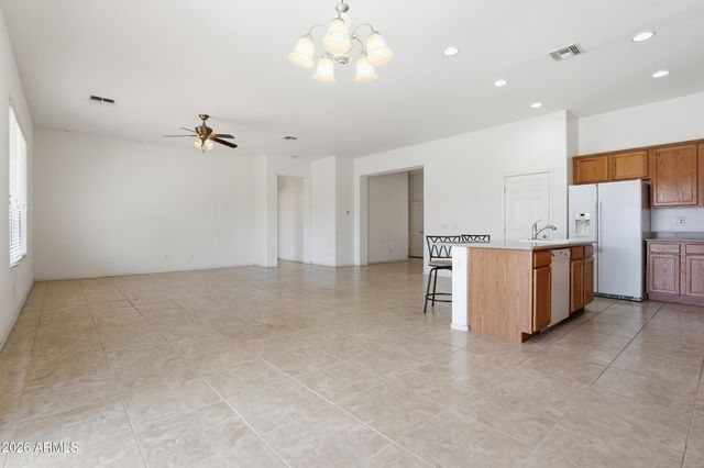 221 W BLUE LAGOON Drive, Casa Grande, AZ 85122