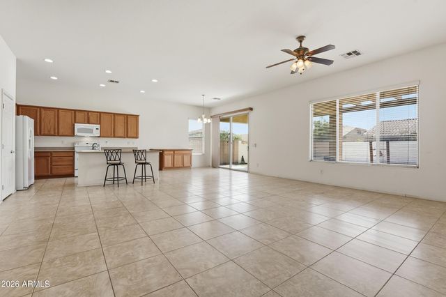 221 W BLUE LAGOON Drive, Casa Grande, AZ 85122