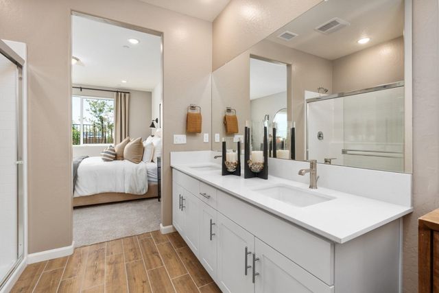 6804 E Carmen Avenue, Fresno, CA 93727