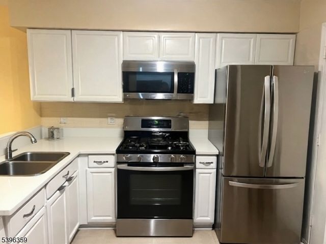 199 Hyde Park Rd, Franklin Twp., NJ 08873