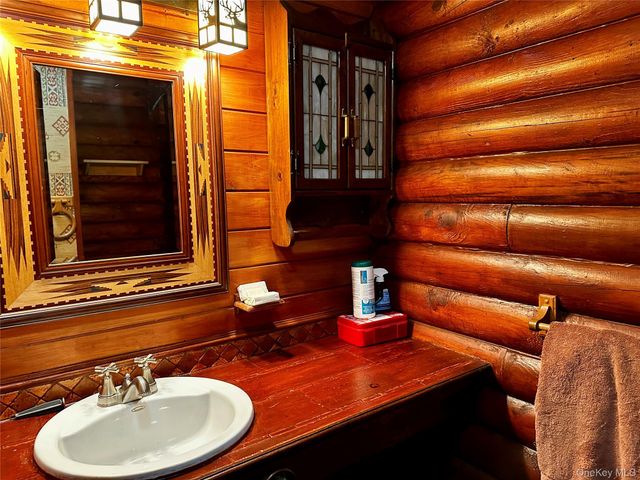11 Cuomo Drive, Highland, NY 12528