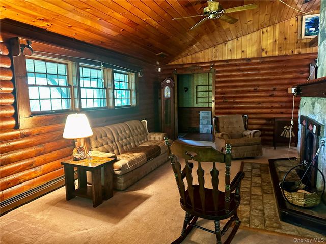 11 Cuomo Drive, Highland, NY 12528