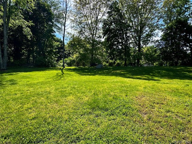 11 Cuomo Drive, Highland, NY 12528
