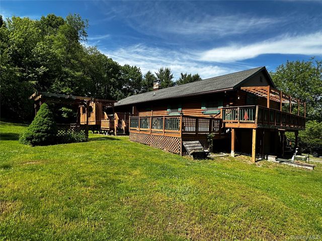 11 Cuomo Drive, Highland, NY 12528