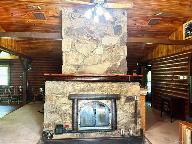 11 Cuomo Drive, Highland, NY 12528
