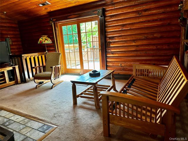 11 Cuomo Drive, Highland, NY 12528
