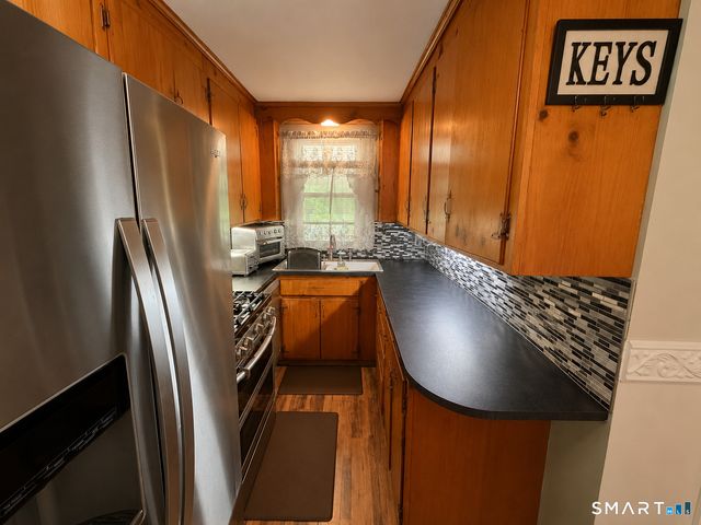 449 Oakville Avenue, Waterbury, CT 06708