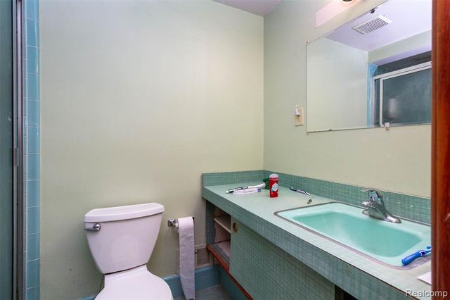 16024 Stratford Drive, Southfield, MI 48075