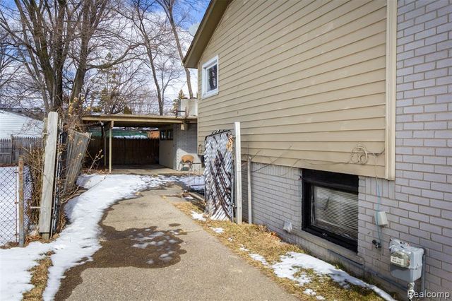 16024 Stratford Drive, Southfield, MI 48075