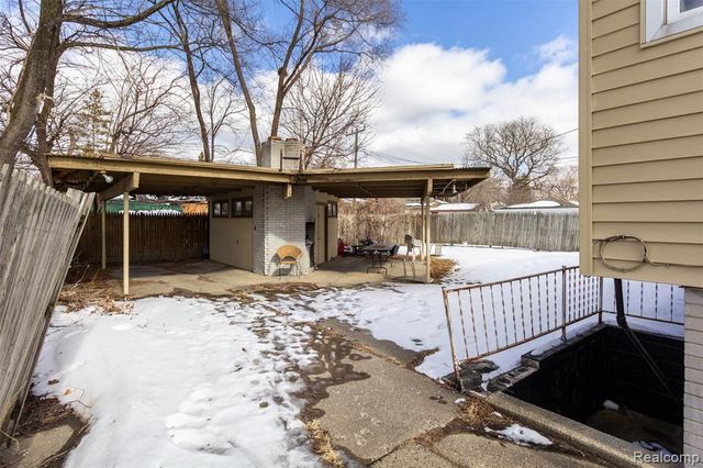 16024 Stratford Drive, Southfield, MI 48075