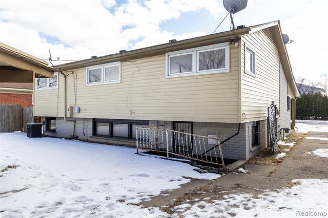 16024 Stratford Drive, Southfield, MI 48075