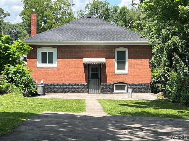 5502 Helen Avenue, St Louis, MO 63136