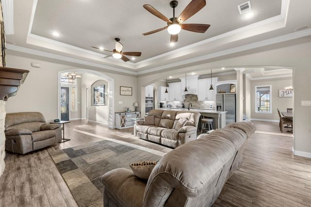 726 Stallion Circle, Angleton, TX 77515