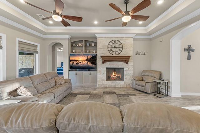 726 Stallion Circle, Angleton, TX 77515