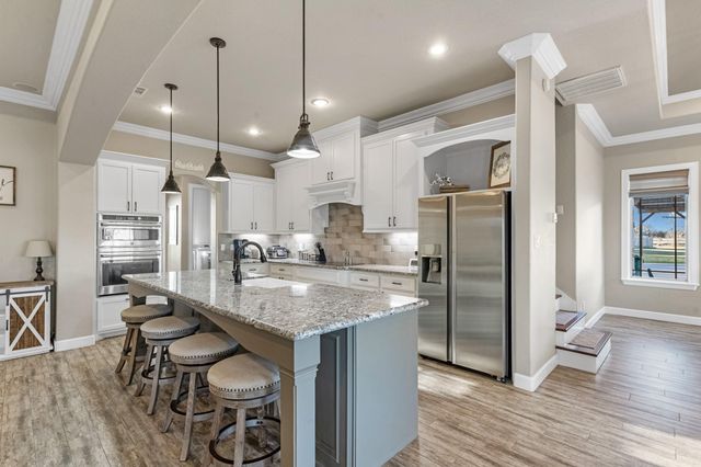 726 Stallion Circle, Angleton, TX 77515