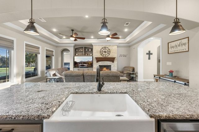 726 Stallion Circle, Angleton, TX 77515