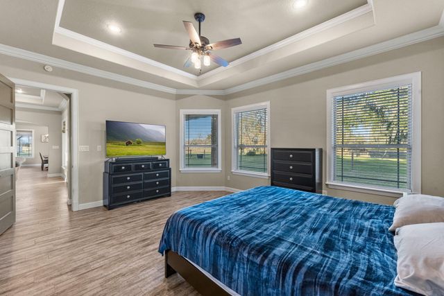 726 Stallion Circle, Angleton, TX 77515