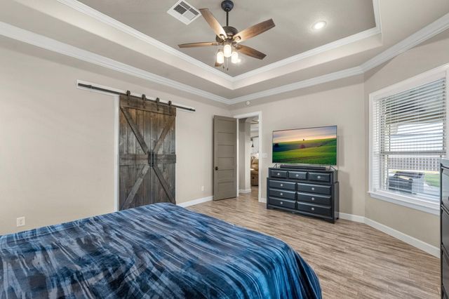 726 Stallion Circle, Angleton, TX 77515