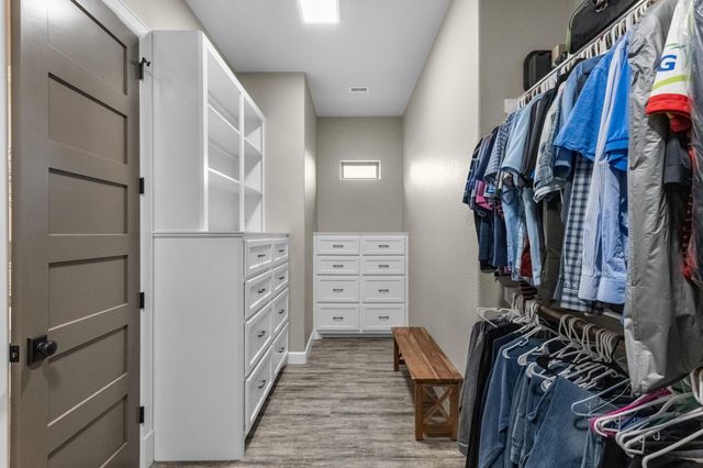 726 Stallion Circle, Angleton, TX 77515