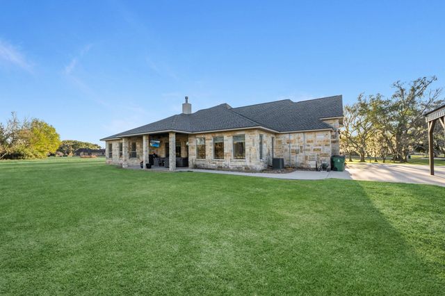 726 Stallion Circle, Angleton, TX 77515