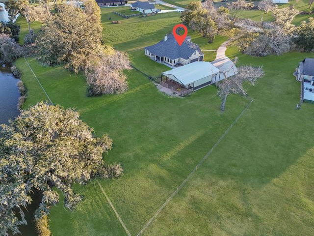 726 Stallion Circle, Angleton, TX 77515