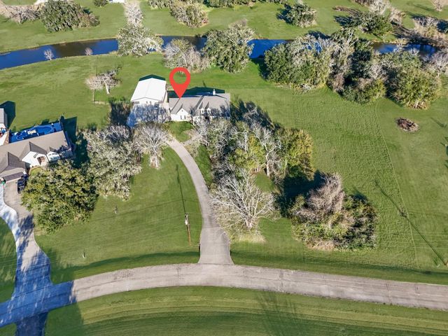 726 Stallion Circle, Angleton, TX 77515