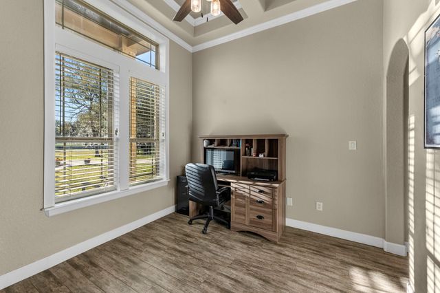 726 Stallion Circle, Angleton, TX 77515