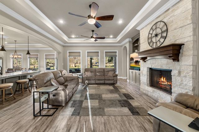 726 Stallion Circle, Angleton, TX 77515