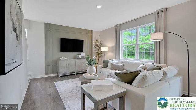 131 Winding Road, Forks Twp, PA 18040
