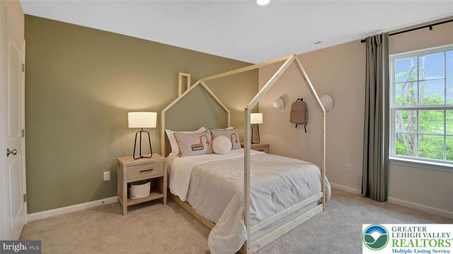 131 Winding Road, Forks Twp, PA 18040