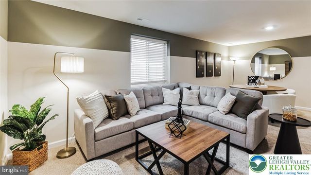 131 Winding Road, Forks Twp, PA 18040